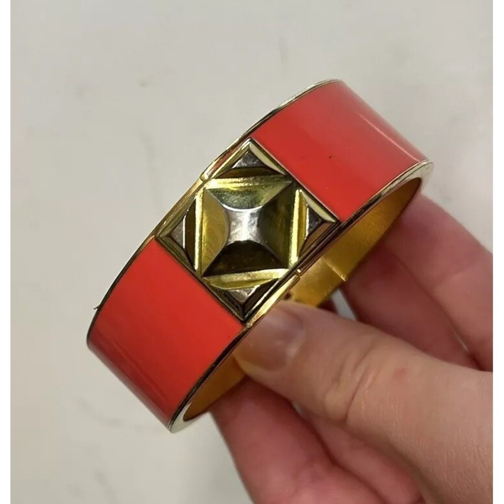 Vintage Pink Vince Camuto‎ Coral Pyramid Enamel Hinged Bracelet 1 In Cuff